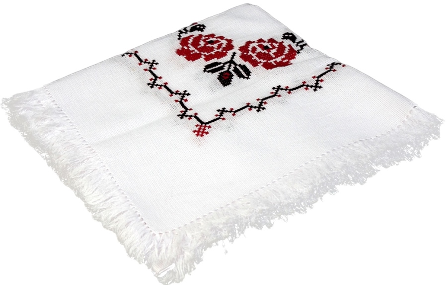 Cкатерть квадратная с вышитыми розами и бахрамой HandMade Present Ручная работа