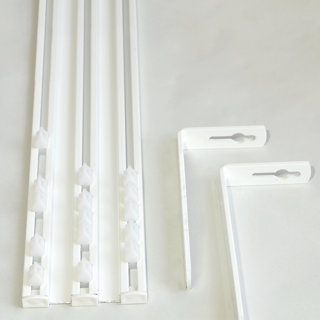 Карниз для штор ArtHome трехрядный алюминиевый с кронштейнами 5,00 м Белый Комплект