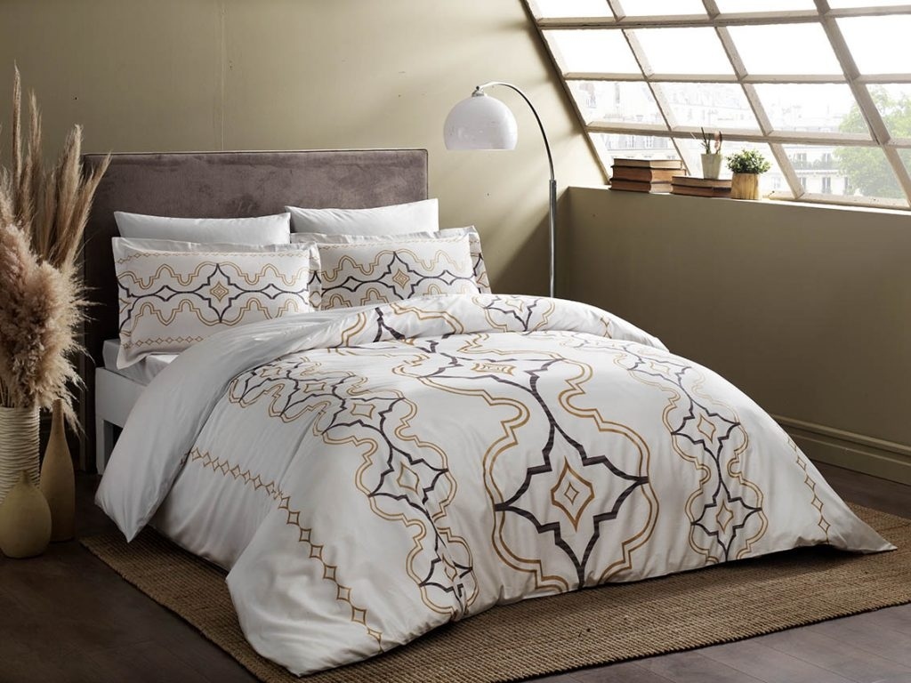 Комплект постельного белья TAC сатин Delux Ginza V02 gold семейный золотой